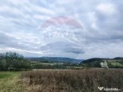 Teren cu panorama superba în Berchezoaia + bonus rulota 