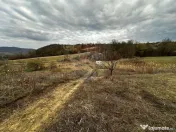 Teren cu panorama superba în Berchezoaia + bonus rulota 