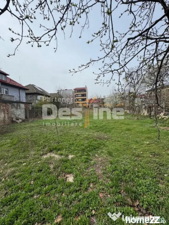 Teren 1553 mp – Oportunitate imobiliară în zonă cu regi