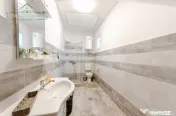 Apartament cu 2 camere la curte comună, zona Parneava, Arad 