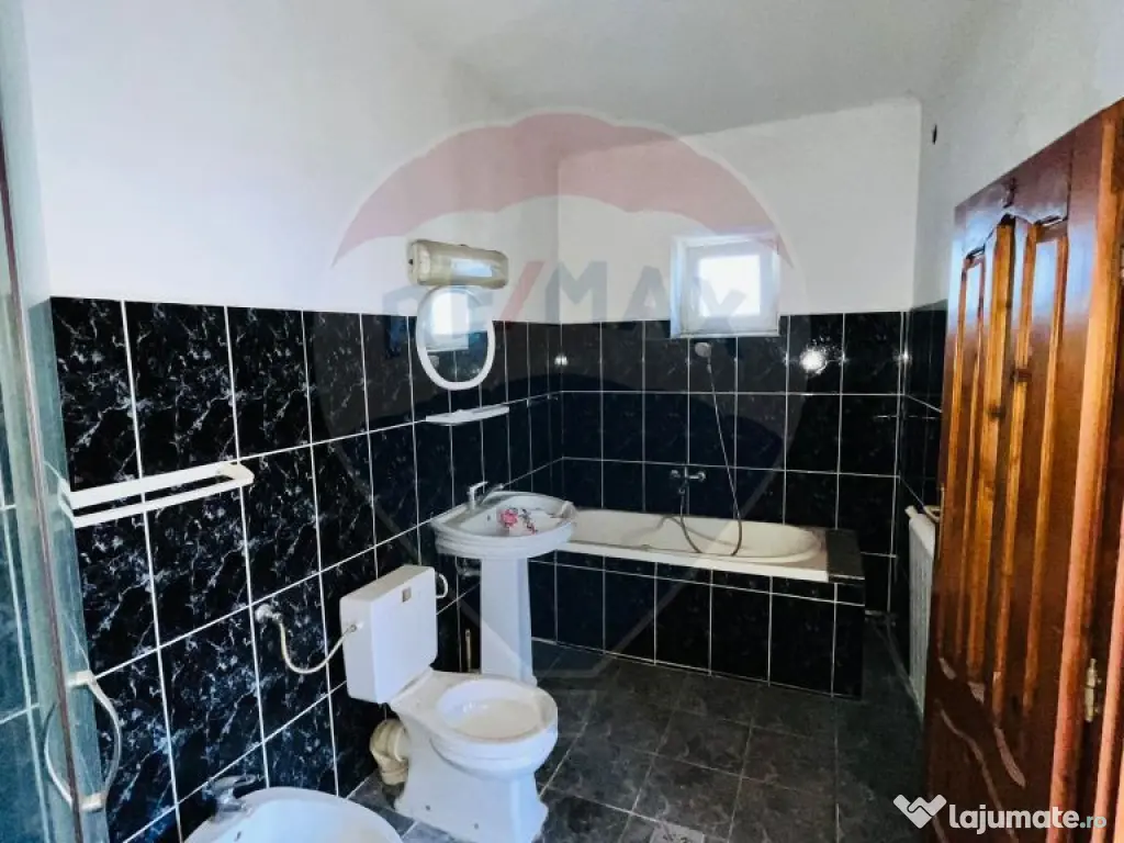 Casă / Vilă cu 4 camere de vânzare Santandrei