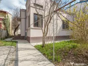 Piata Muncii - Decebal, casa 87 mp totali, 179 mp curte l... 