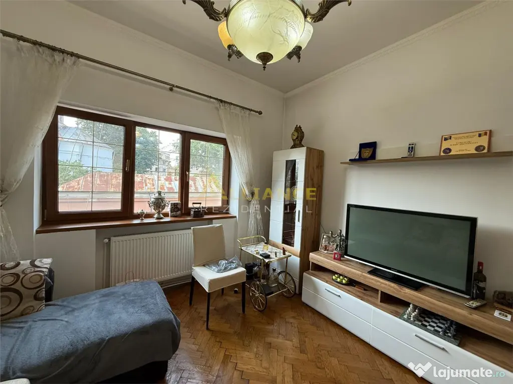 Apartament 2 camere etaj 1 zona Unirii centrala perfect pent