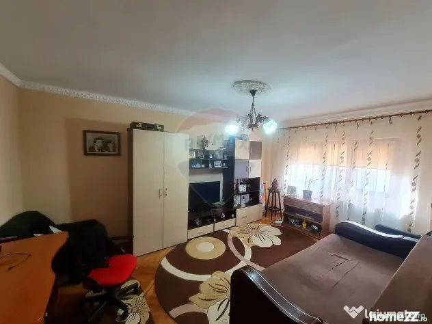 Apartament cu 2 camere de vânzare pe strada Pictor Grigo...