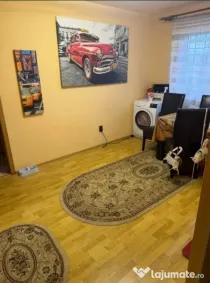 Apartament 3 camere, semidecomandat - zona Florilor