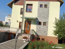 Casă cochetă cu design modern și grădină superbă în G