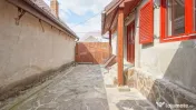 Casă autentică cu teren de 1310 mp, liniște și acces ... 