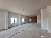 Spatiu Comercial - Bloc Nou - Stradal - 560 mp - 8 parcari 