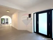 Vila individuala, 7 camere, 2 garaje, curte - Pipera, Cor... 