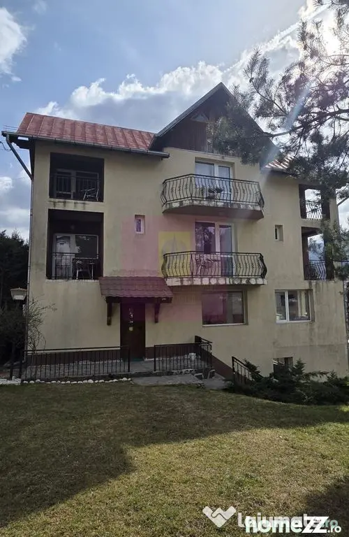 Vila de vânzare cu 8 camere și garaj in Busteni
