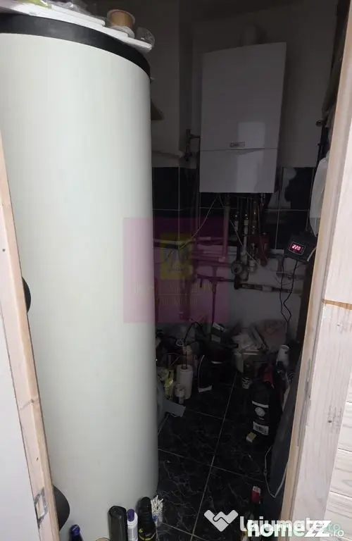 Vila de vânzare cu 8 camere și garaj in Busteni