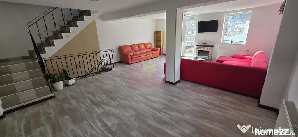 Vila de vânzare cu 8 camere și garaj in Busteni