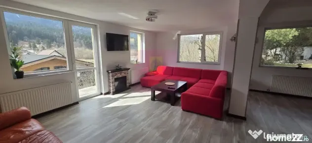 Vila de vânzare cu 8 camere și garaj in Busteni