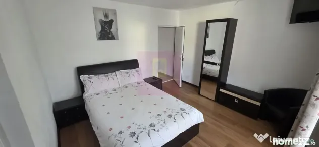 Vila de vânzare cu 8 camere și garaj in Busteni