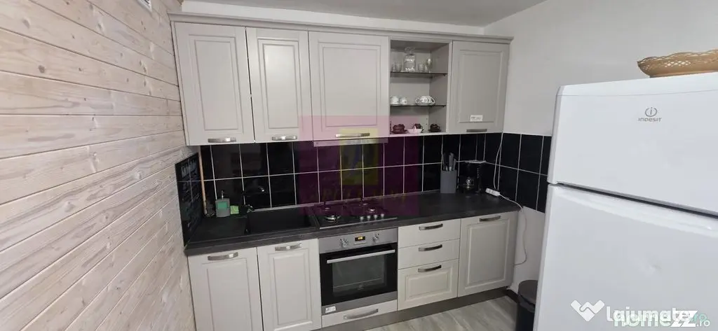 Vila de vânzare cu 8 camere și garaj in Busteni - Busteni (Prahova)