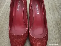 Pantofi roșii de ocazie