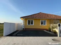 Proprietar vand 1/2 duplex Parța