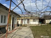 Casă / Vilă cu 3 camere de vânzare 