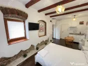 Casa ultracentrala compusa din 2 garsoniere zona Teatru Gong 