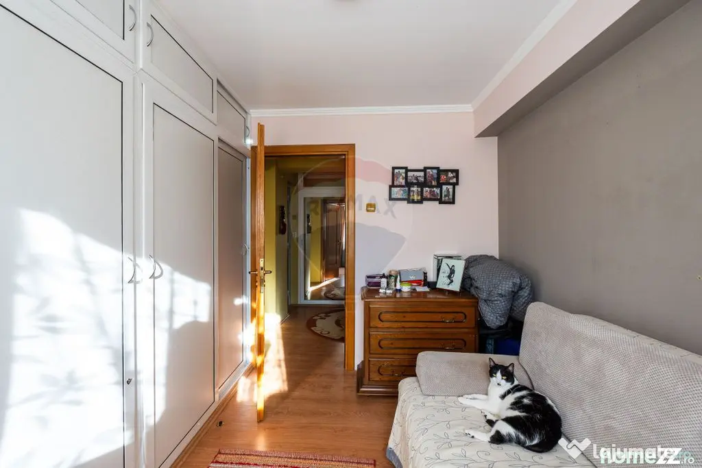 Apartament cu 3 camere de vânzare în Centrul orașului ...
