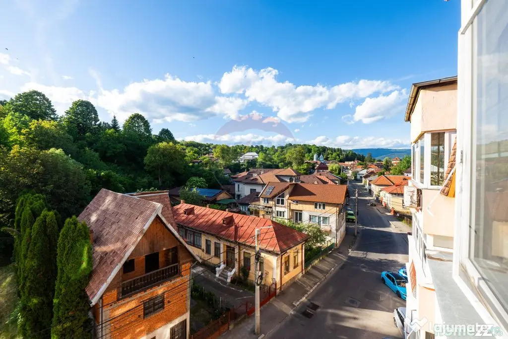 Apartament cu 3 camere de vânzare în Centrul orașului ...
