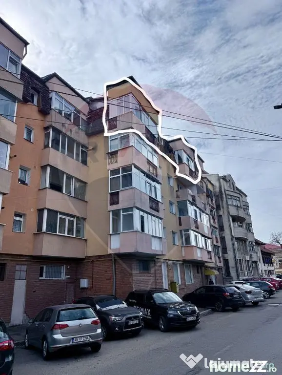 Apartament cu 3 camere de vânzare în Centrul orașului ...
