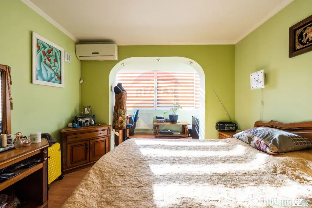 Apartament cu 3 camere de vânzare în Centrul orașului ...