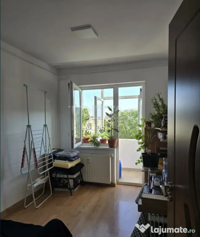 3 camere, 4/4, bloc 1981, anvelopat-Gorjului