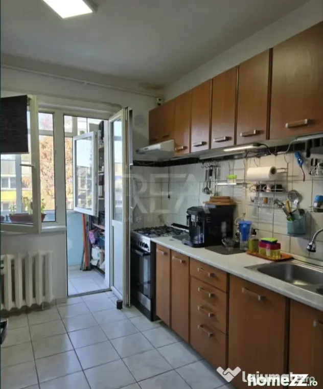 3 camere, decomandat, bloc 1981, anvelopat-Gorjului - Bucuresti (Bucuresti-Ilfov)