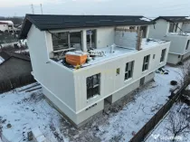 Casa 5 camere tip DUPLEX - 4 bai, Terasa Curte, 250 MP