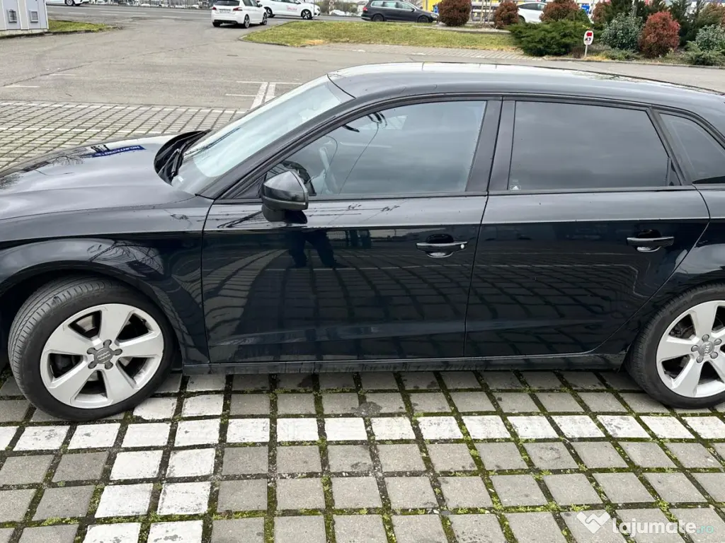 Vând Audi A3 Sportback, an 2014, motorizare 1.8 TFSI 180 CP, cutie automată DSG.