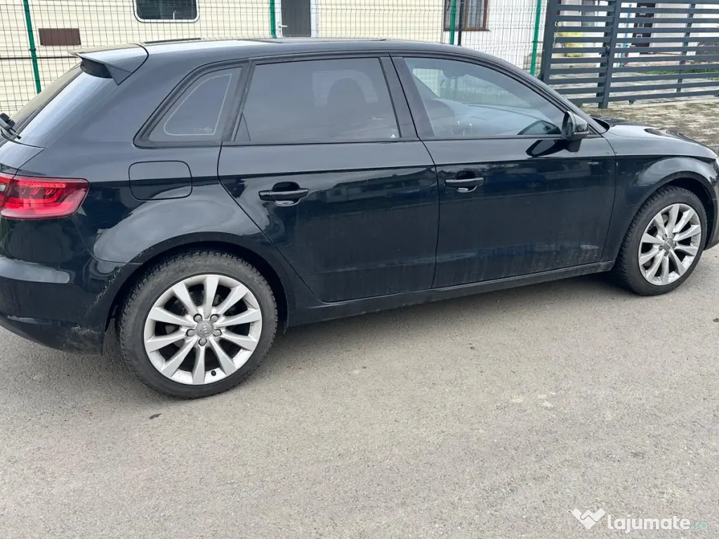 Vând Audi A3 Sportback, an 2014, motorizare 1.8 TFSI 180 CP, cutie automată DSG.