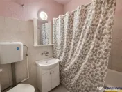 Casa potential:locuire multifamiliala,activitati comerciale, 