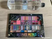 Paletă de machiaj CARDSPLITTER Ultimate Metals, 66 culori