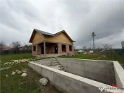 Casa la rosu din caramida de in comuna Carligele 