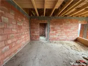 Casa la rosu din caramida de in comuna Carligele 