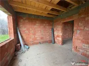 Casa la rosu din caramida de in comuna Carligele 