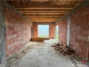 Casa la rosu din caramida de in comuna Carligele 