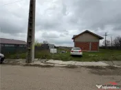 Casa la rosu din caramida de in comuna Carligele 