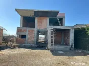 Casa la rosu. Strejnicu. 6 camere 