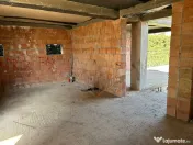 Casa la rosu. Strejnicu. 6 camere 