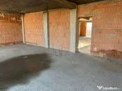 Casa la rosu. Strejnicu. 6 camere 