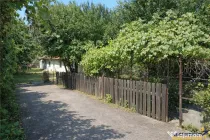 Teren pe 546 mp aria Bartolomeu casa demolabila, rezidenti