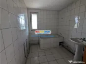 1 Decembrie,vila 5 cam ,P 1 pod, teren 1000 mp,an 2005 