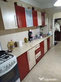 Apartament 3 camere de vânzare – Piața Centrală, etaj 3