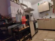 Apartament cu trei camere de vanzare-Piata Victoriei 