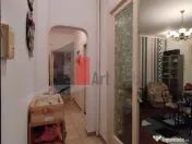 Apartament cu trei camere de vanzare-Piata Victoriei 