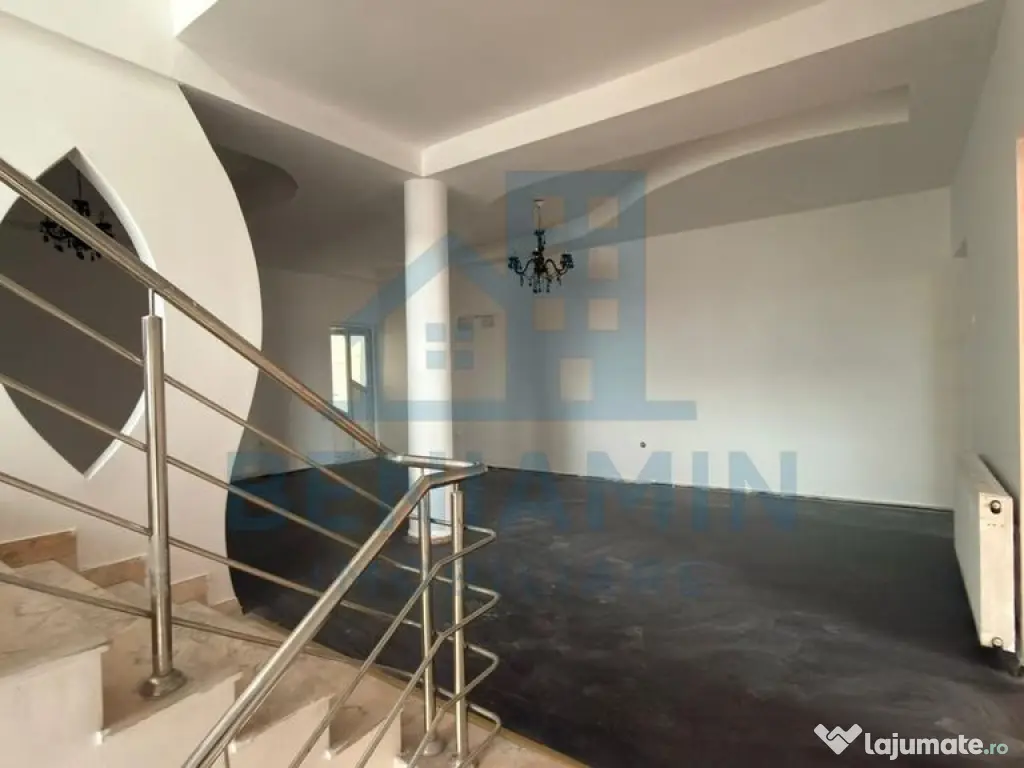 Vila P+2 Alexandru Cel Bun cu doua etaje si curte proprie