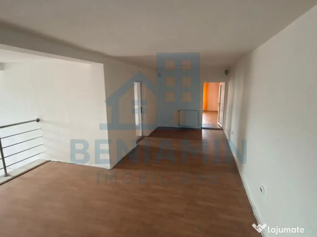Vila P+2 Alexandru Cel Bun cu doua etaje si curte proprie