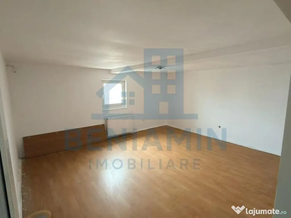 Vila P+2 Alexandru Cel Bun cu doua etaje si curte proprie